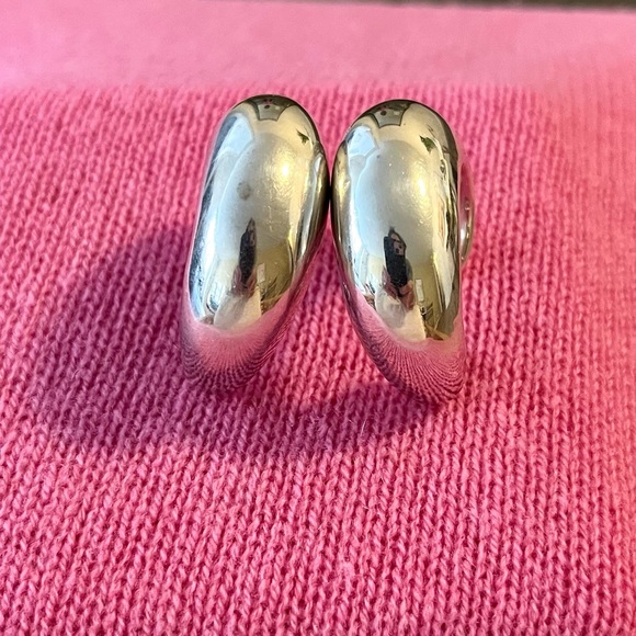 Jewelry - Tapered Silver Hoop Earrings